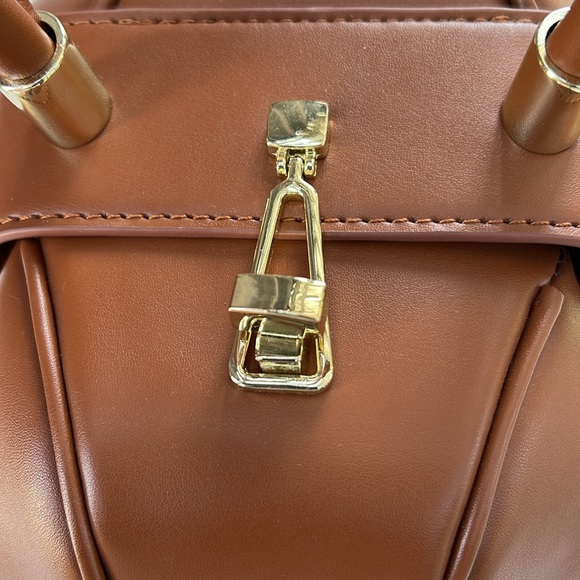 Dumpling Bag! Super cute Super Fun! - Picture 5 of 9